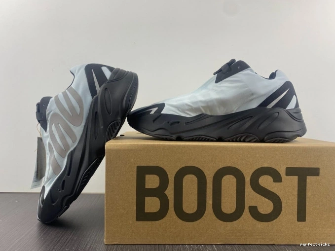 Boost GZ0711 Tint 700 Blue MNVN Adidas Yeezy 0804